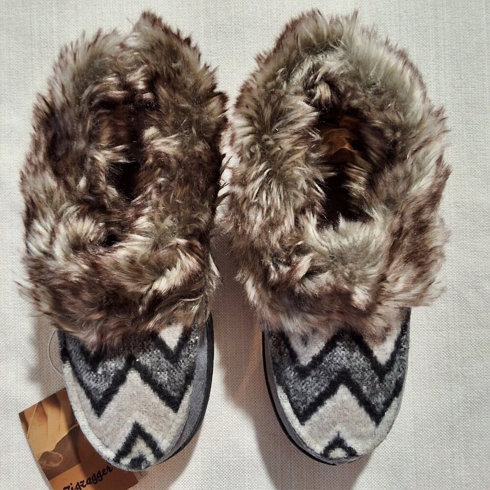 Wishcotton Zigzagger House Shoes With Faux Fur Trim US Sz 7 Gray‎ Black Chevron
